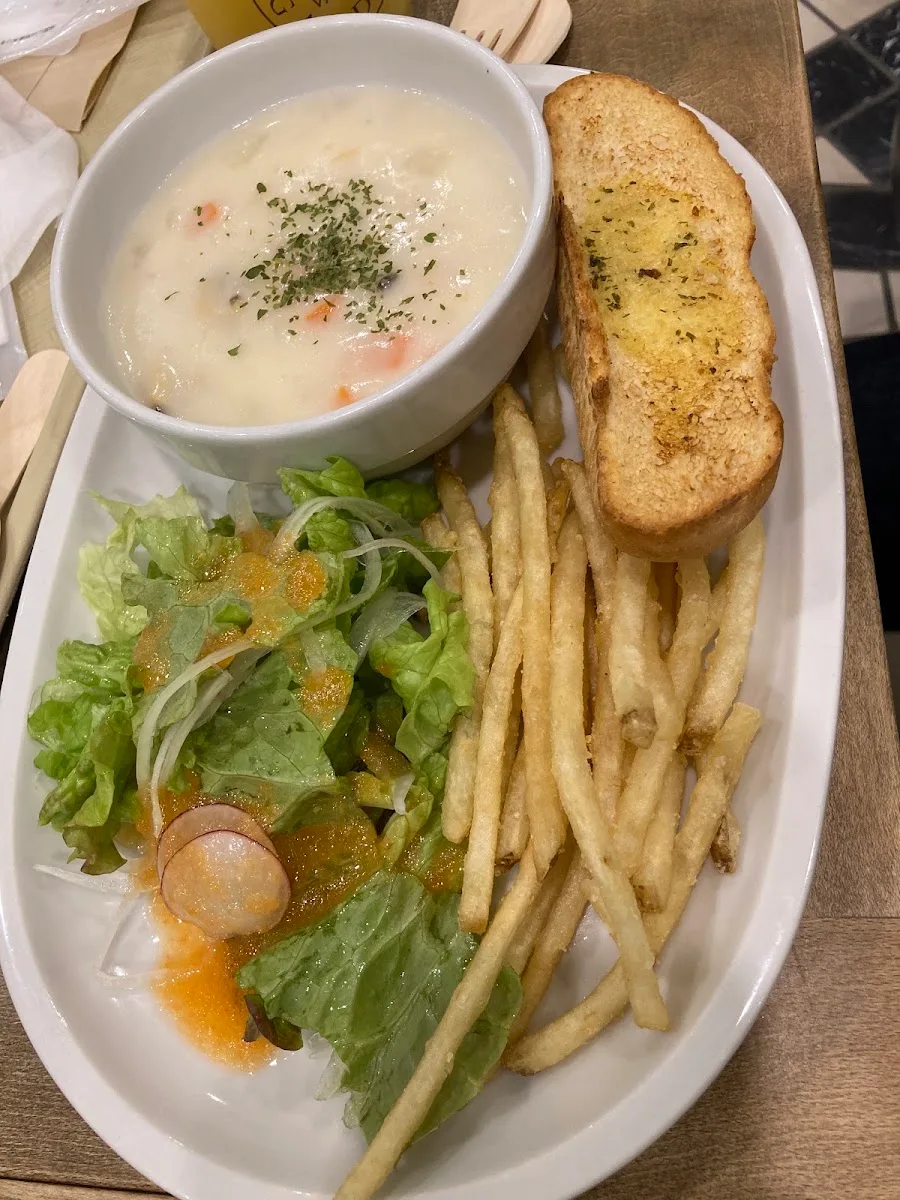 チーズガーデン 東京ソラマチ店 · 13